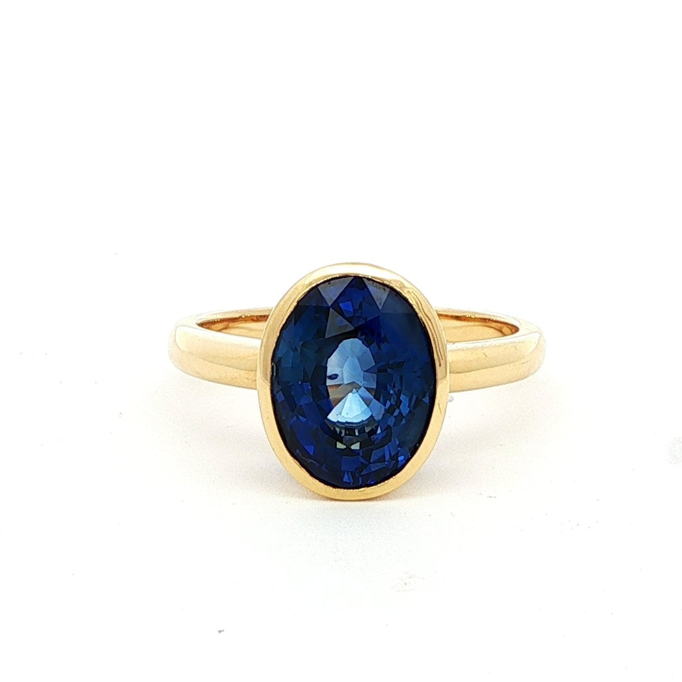 18ct Yellow Gold 4.98ct Oval Sapphire Ring