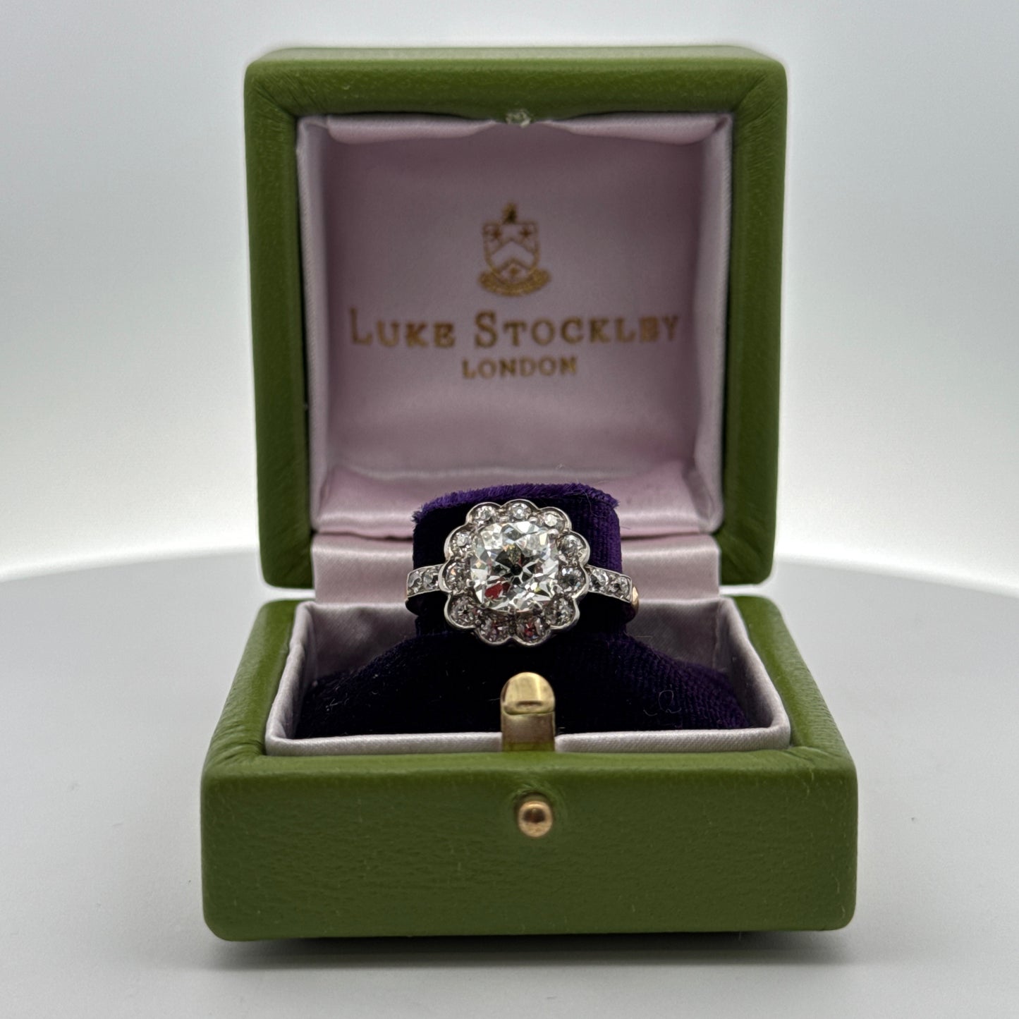 18 ct Yellow Gold and Diamond Custer Ring