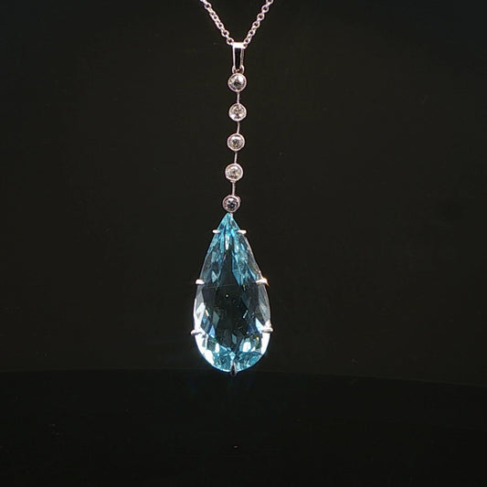 18ct White Gold Aquamarine & Diamond Pendant Necklace
