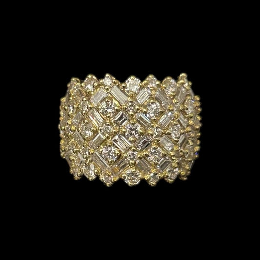 18ct Yellow Gold and Diamond Preloved Ring